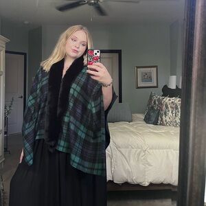 BRAND NEW Jingle Belles by Kim Gravel Holiday Fur Trim Ruana